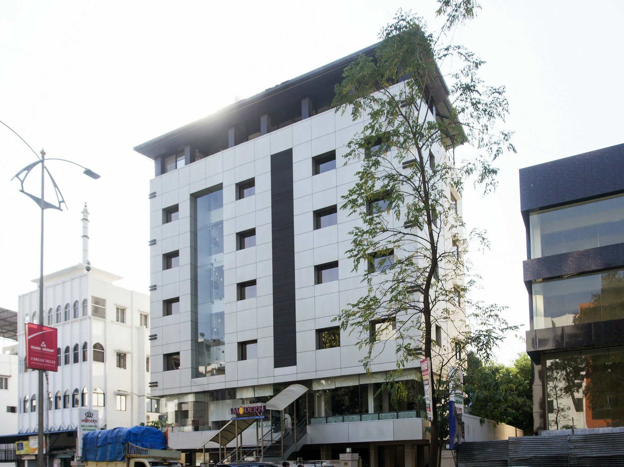 Townhouse Oak Regal Inn Near Sant Tukaram Nagar Metro Station Pimpri-Chinchwad Zewnętrze zdjęcie